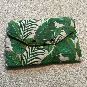 Stella & Dot Palm Clutch